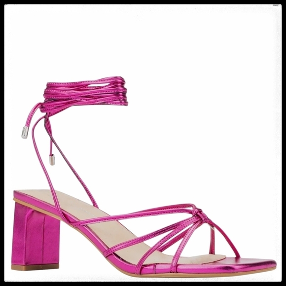 Fashion to Figure Shoes - NWT Fashion to Figure Lana Women's Wide Width Strappy Block Heel Sandal Size 8W